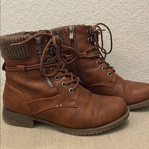 Women’s Size 7 Boots